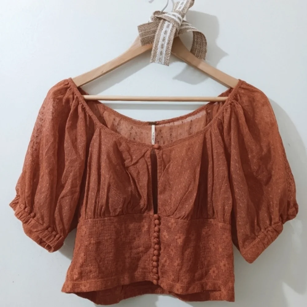 ↠ Free People Rose Rust Button Front Sheer Swiss Dot Puff Sleeve Top - Picture 8 of 8